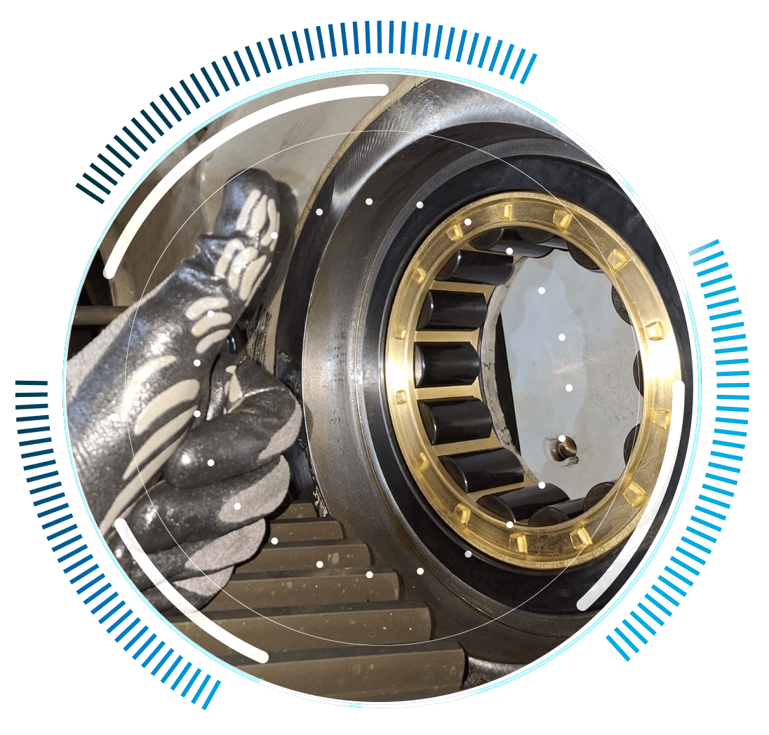 skywings.com.pl - A gloved hand gives a thumbs up next to a large, shiny industrial bearing, surrounded by a circular digital graphic—symbolising precision and reliability in wind turbine gearbox repair. Wind Turbine Service & Maintenance, Windenergieanlagen-Service & Instandhaltung
